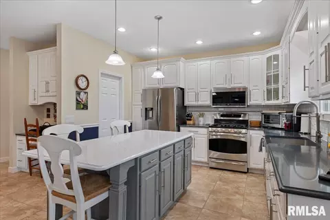 2121 Lake Crest Dr, Springfield, IL 62712 photo 15