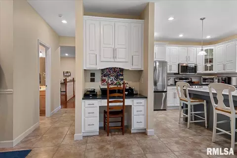 2121 Lake Crest Dr, Springfield, IL 62712 photo 12