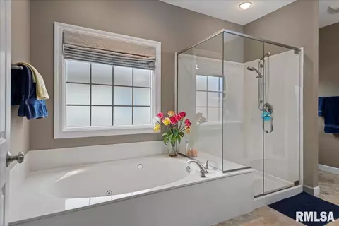 2121 Lake Crest Dr, Springfield, IL 62712 photo 28