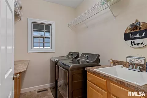 2121 Lake Crest Dr, Springfield, IL 62712 photo 23