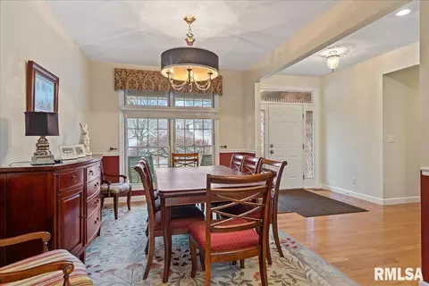2121 Lake Crest Dr, Springfield, IL 62712 photo 4