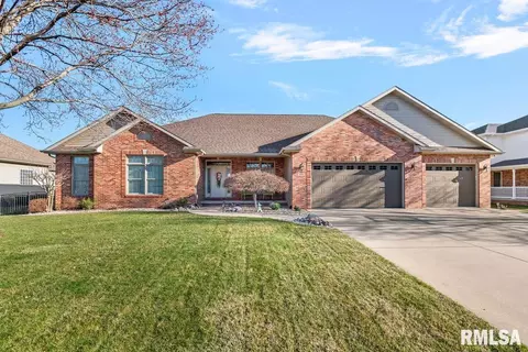 2121 Lake Crest Dr, Springfield, IL 62712