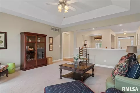 2121 Lake Crest Dr, Springfield, IL 62712 photo 9