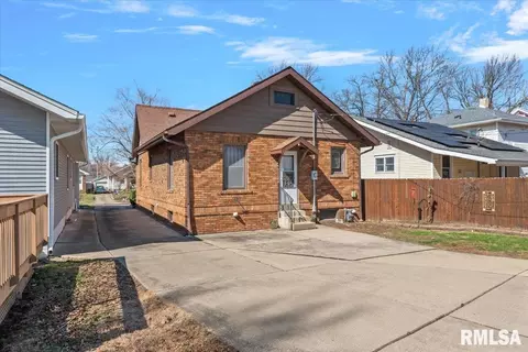 Exterior - 1832 S State St, Springfield, IL 62704 photo 6 of 7
