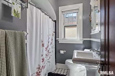 Bath - 1832 S State St, Springfield, IL 62704 photo 1 of 1