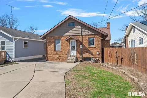 Exterior - 1832 S State St, Springfield, IL 62704 photo 5 of 7