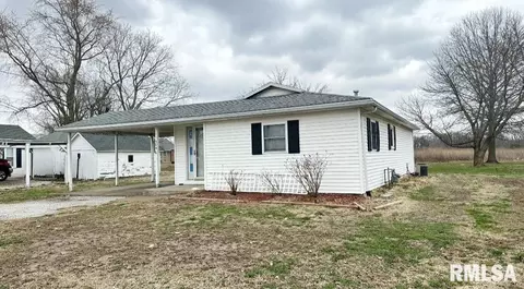 404 N Oak St, Loraine, IL 62349