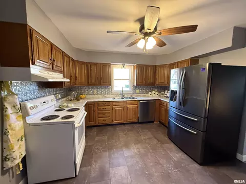 Kitchen - 206 Pine St, Ursa, IL 62376 photo 1 of 4