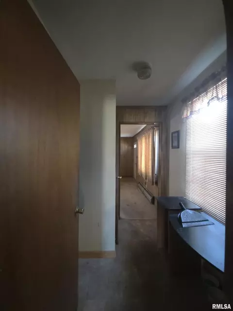 101 S Anson St, Middletown, IL 62666 photo 9