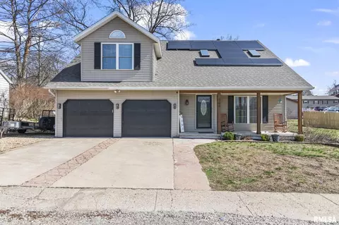 300 N Walnut St, Rochester, IL 62563