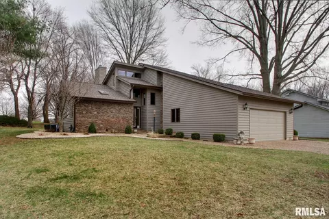 2101 S 30th St, Quincy, IL 62301