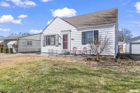 Exterior - 2321 S Pasfield St, Springfield, IL 62704 photo 2 of 6