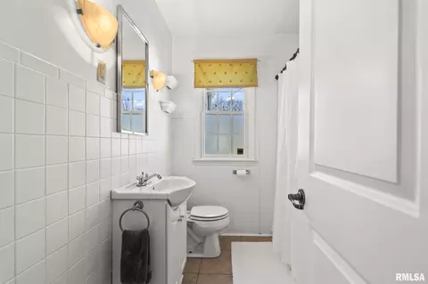 Bath - 2321 S Pasfield St, Springfield, IL 62704 photo 1 of 1