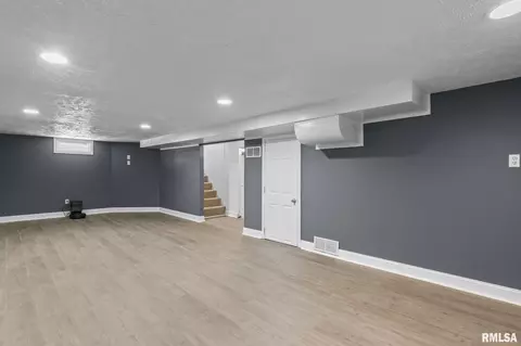 Other - 2321 S Pasfield St, Springfield, IL 62704 photo 9 of 12