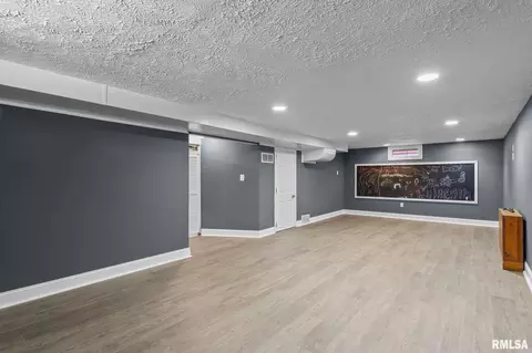 Other - 2321 S Pasfield St, Springfield, IL 62704 photo 10 of 12