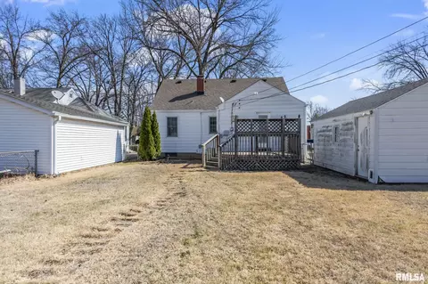 Exterior - 2321 S Pasfield St, Springfield, IL 62704 photo 6 of 6