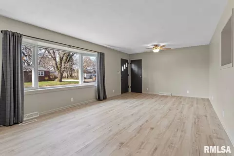 3300 Stanton St, Springfield, IL 62703 photo 7