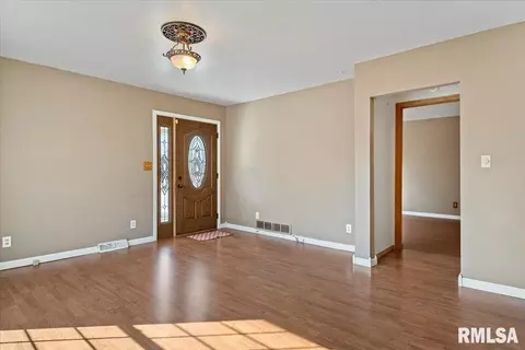 2100 N 16th St, Springfield, IL 62702 photo 5