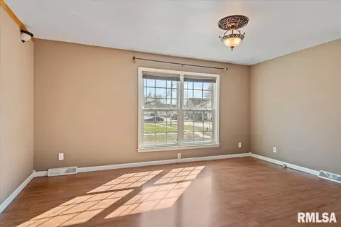 2100 N 16th St, Springfield, IL 62702 photo 6