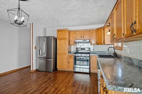 2100 N 16th St, Springfield, IL 62702 photo 15