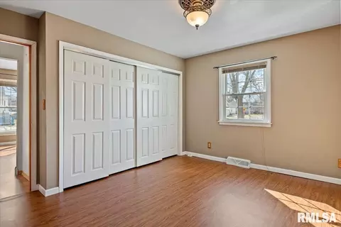 2100 N 16th St, Springfield, IL 62702 photo 8