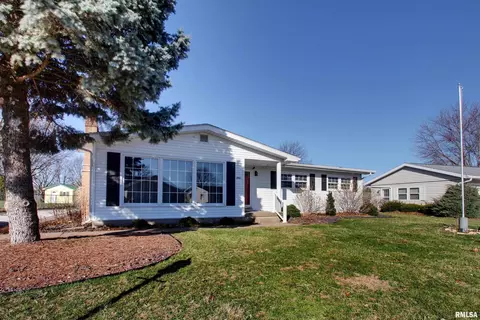 2901 Riverside Ter, Quincy, IL 62305
