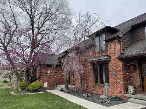 Exterior - 2000 Oak Creek Rd, Springfield, IL 62704 photo 20 of 30