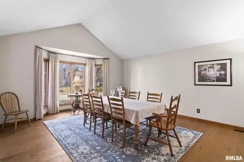 Dining - 2000 Oak Creek Rd, Springfield, IL 62704 photo 2 of 5