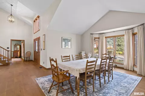 Dining - 2000 Oak Creek Rd, Springfield, IL 62704 photo 1 of 5