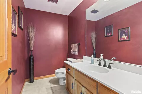 Bath - 2000 Oak Creek Rd, Springfield, IL 62704 photo 2 of 5
