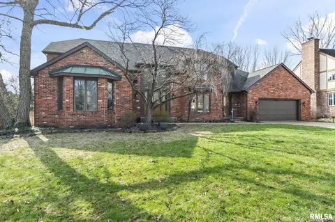 Exterior - 2000 Oak Creek Rd, Springfield, IL 62704 photo 7 of 30