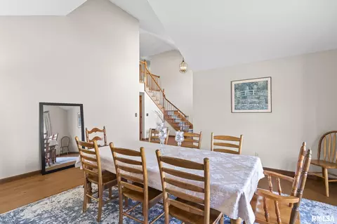Dining - 2000 Oak Creek Rd, Springfield, IL 62704 photo 3 of 5