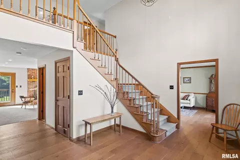 Entry Way - 2000 Oak Creek Rd, Springfield, IL 62704 photo 2 of 4