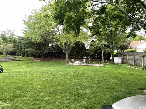 Exterior - 2000 Oak Creek Rd, Springfield, IL 62704 photo 28 of 30