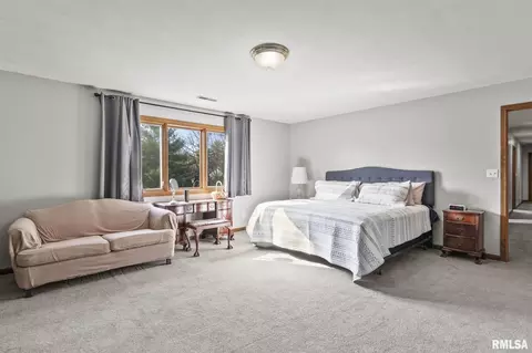 Bedroom - 2000 Oak Creek Rd, Springfield, IL 62704 photo 1 of 8