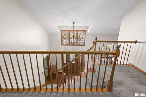 Entry Way - 2000 Oak Creek Rd, Springfield, IL 62704 photo 3 of 4