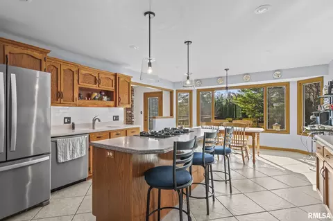 Kitchen - 2000 Oak Creek Rd, Springfield, IL 62704 photo 2 of 4