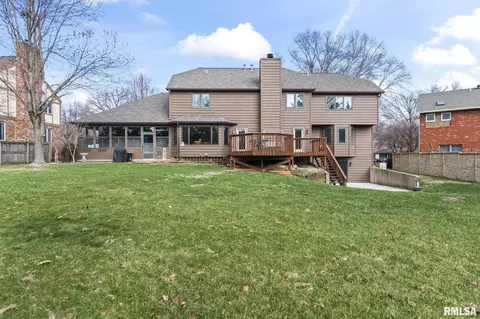 Exterior - 2000 Oak Creek Rd, Springfield, IL 62704 photo 6 of 30