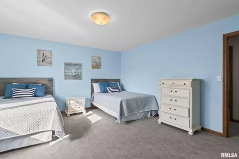 Bedroom - 2000 Oak Creek Rd, Springfield, IL 62704 photo 5 of 8