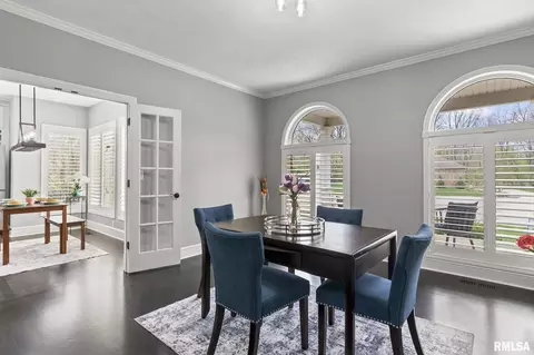 Dining - 804 Fairfax Ct, Springfield, IL 62702 photo 1 of 2