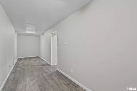 Entry Way - 804 Fairfax Ct, Springfield, IL 62702 photo 5 of 5