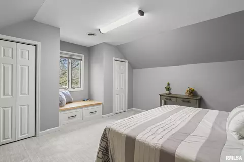 Bedroom - 804 Fairfax Ct, Springfield, IL 62702 photo 12 of 15