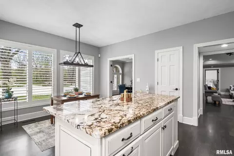 Kitchen - 804 Fairfax Ct, Springfield, IL 62702 photo 4 of 8