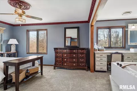 Bedroom - 9 Oakwood Dr, Springfield, IL 62711 photo 1 of 11