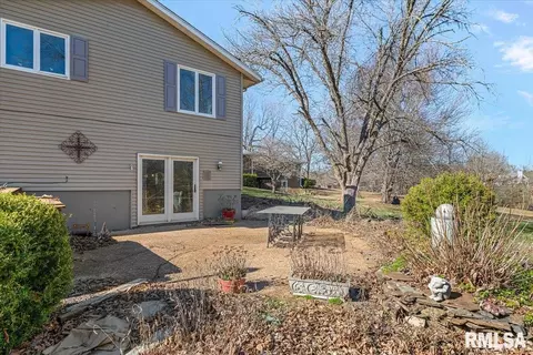 Exterior - 9 Oakwood Dr, Springfield, IL 62711 photo 12 of 13
