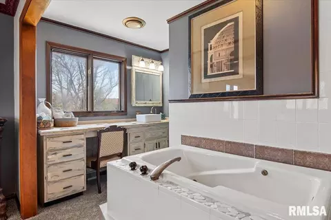 Bath - 9 Oakwood Dr, Springfield, IL 62711 photo 4 of 6