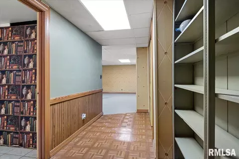Entry Way - 9 Oakwood Dr, Springfield, IL 62711 photo 8 of 9