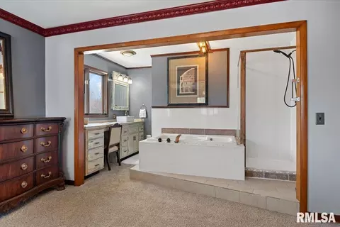 Bath - 9 Oakwood Dr, Springfield, IL 62711 photo 3 of 6