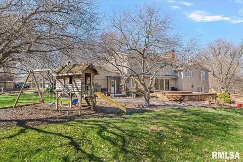 Exterior - 9 Oakwood Dr, Springfield, IL 62711 photo 6 of 13