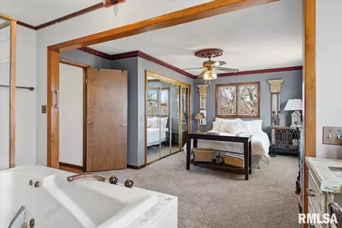 Bedroom - 9 Oakwood Dr, Springfield, IL 62711 photo 5 of 11